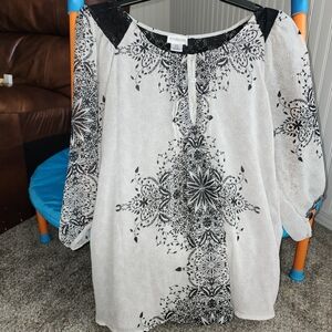 Women's Black and White Top